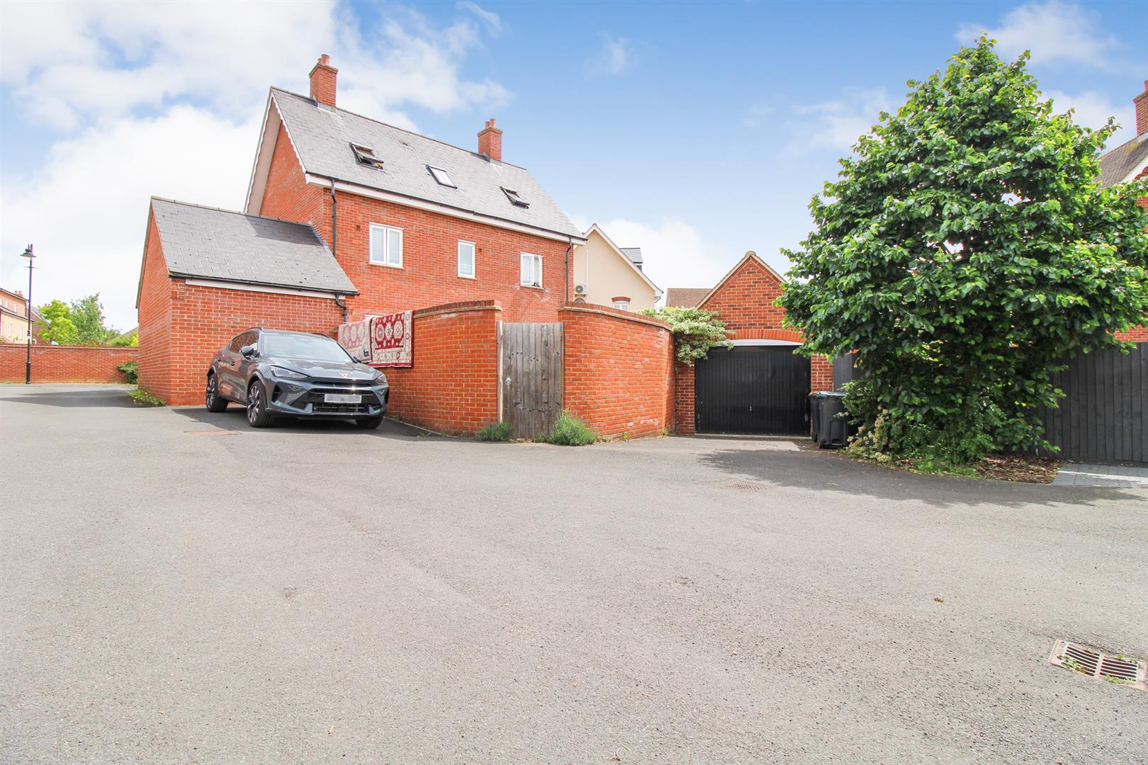 Greenkeepers Road, Great Denham, Bedford